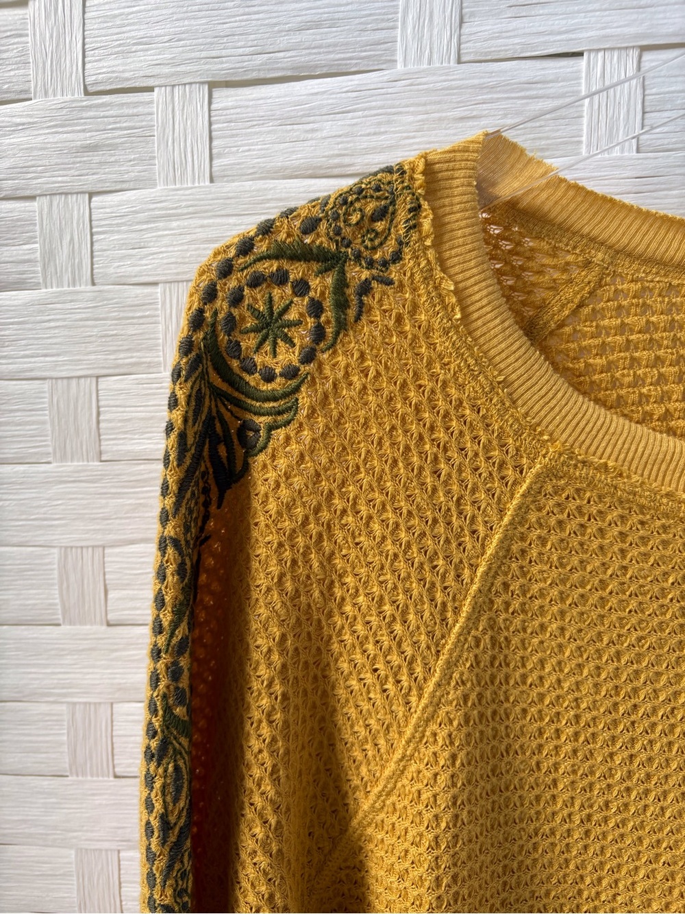 Sundance Large Thermal Waffle Knit Green Embroidered Sleeves High-Low Hem Soft - Picture 5 of 12